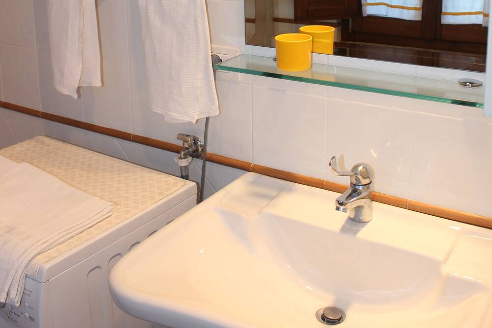 Photo of Bathroom in Avigliano Umbrio