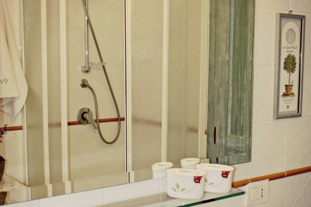Photo of Bathroom in Sismano