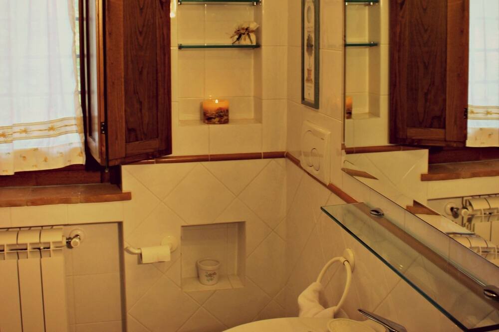Photo of Bathroom in Sismano