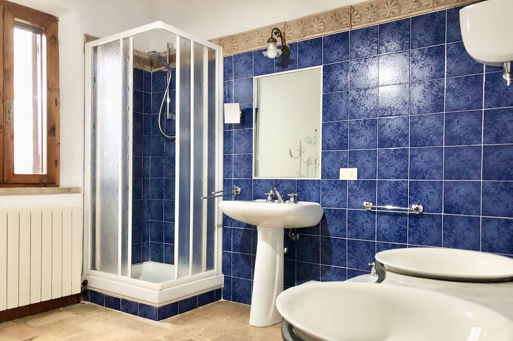 Photo of Bathroom in Montalcino