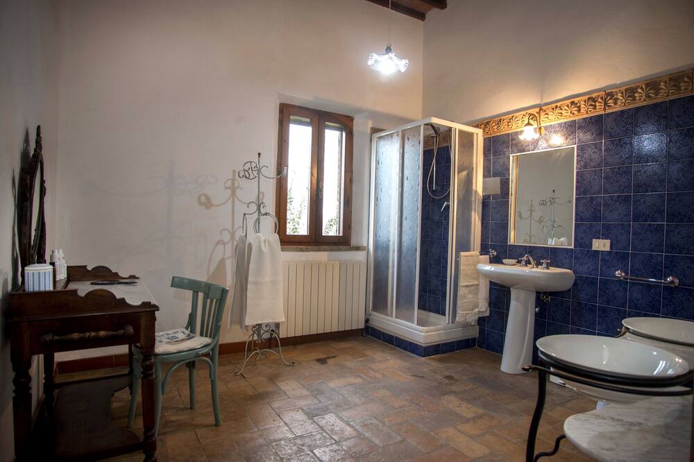 Photo of Bathroom in Montalcino