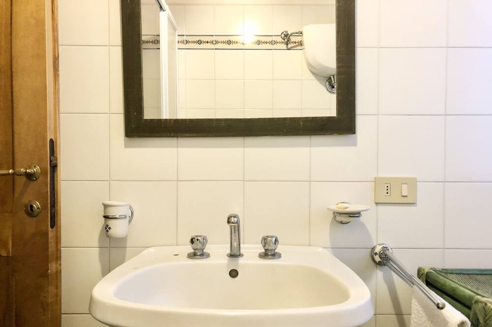 Photo of Bathroom in Montalcino