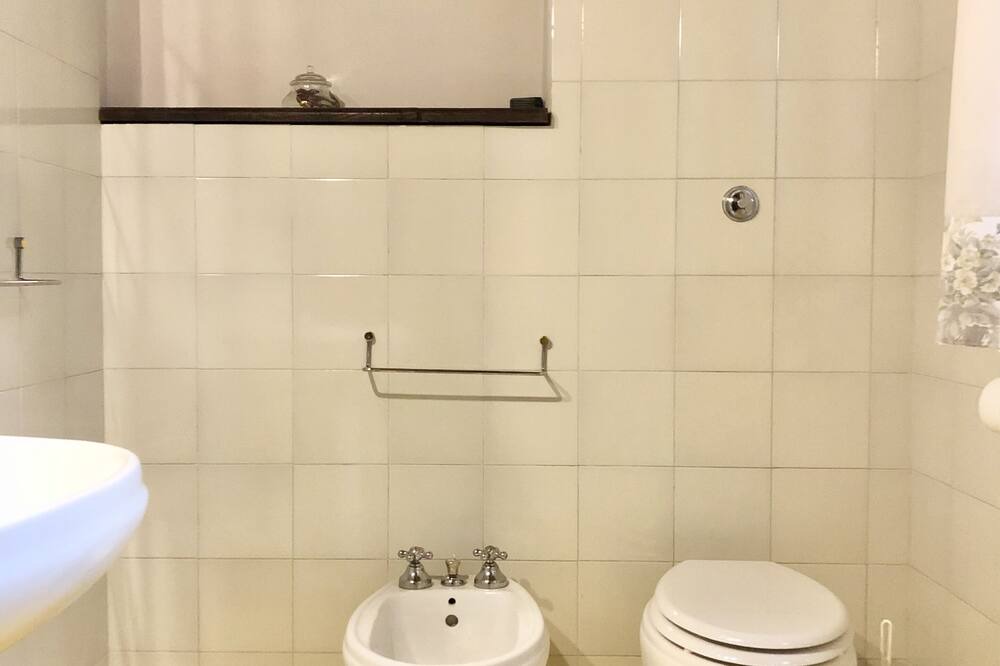 Photo of Bathroom in Montalcino