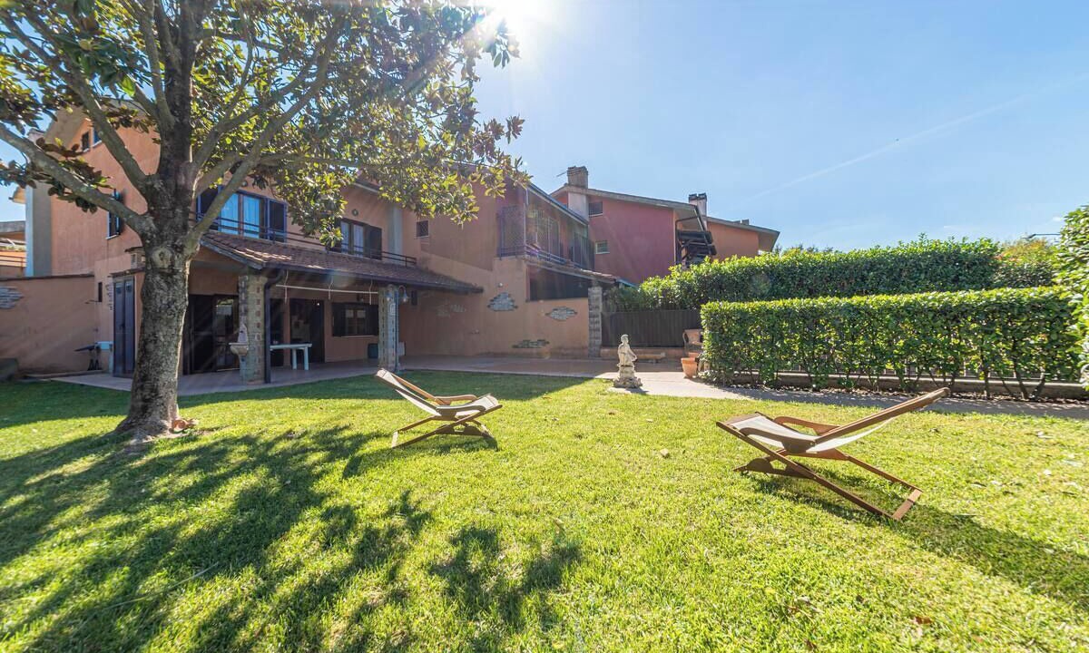 Photo of Outdoor in Lake Bracciano