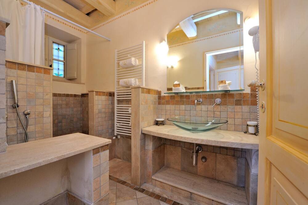 Photo of Bathroom in Scheggino