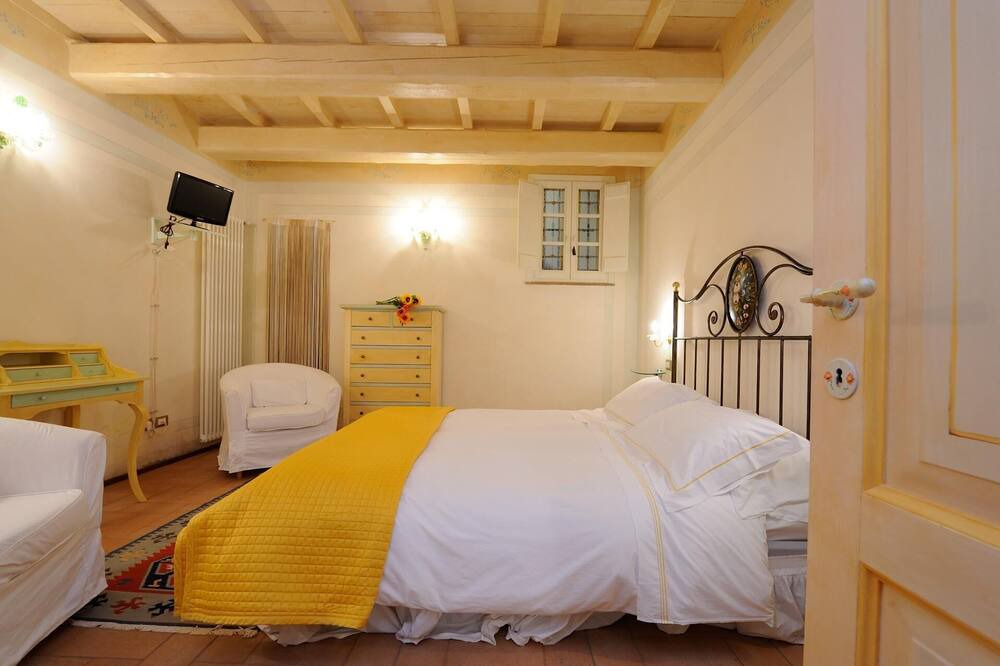 Photo of Bedroom in Scheggino