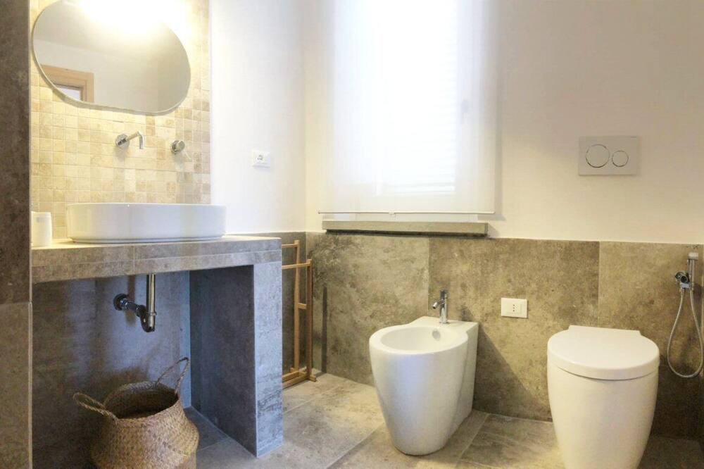 Photo of Bathroom in Cecina