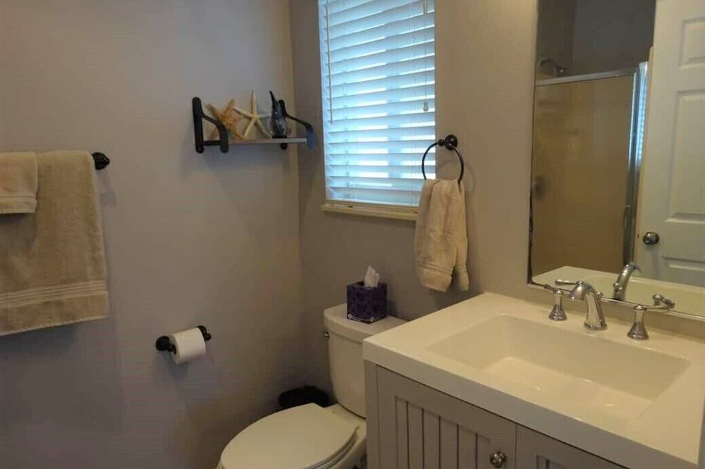 Photo of Bathroom in Port Pine Heights