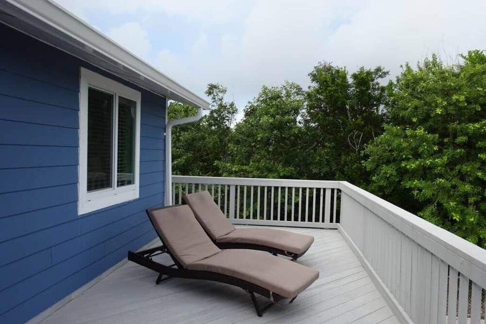 Photo of Patio Balcony in Port Pine Heights
