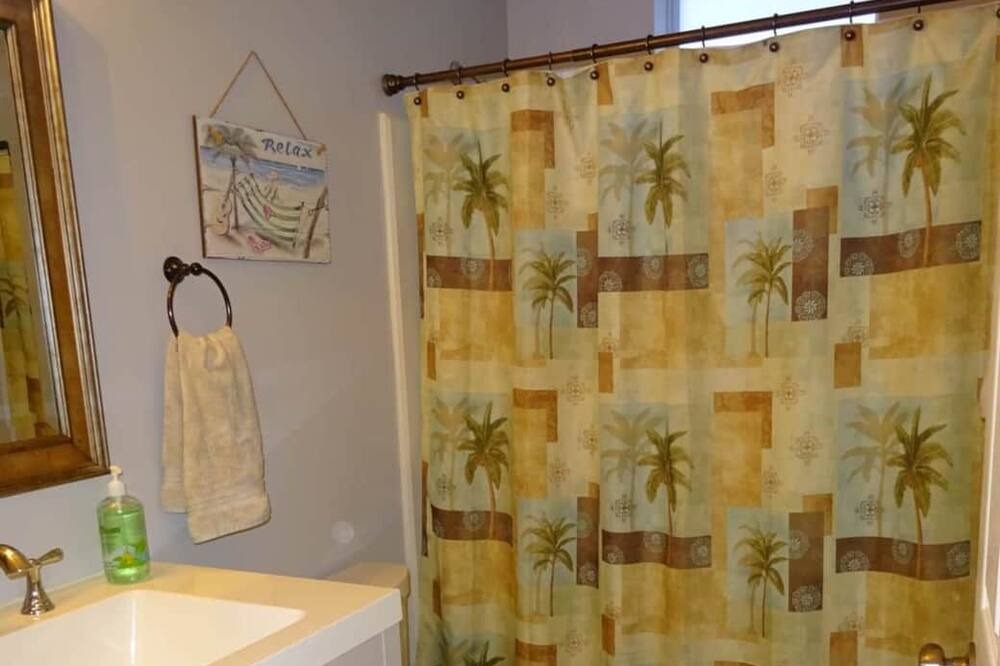 Photo of Bathroom in Port Pine Heights