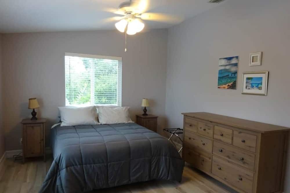 Photo of Bedroom in Port Pine Heights