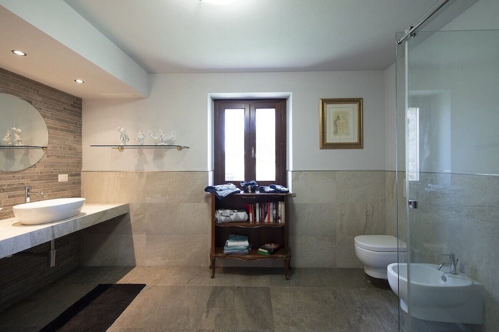 Photo of Bathroom in Castelraimondo