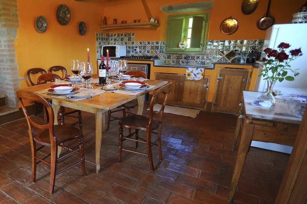 Photo of Others in Montone