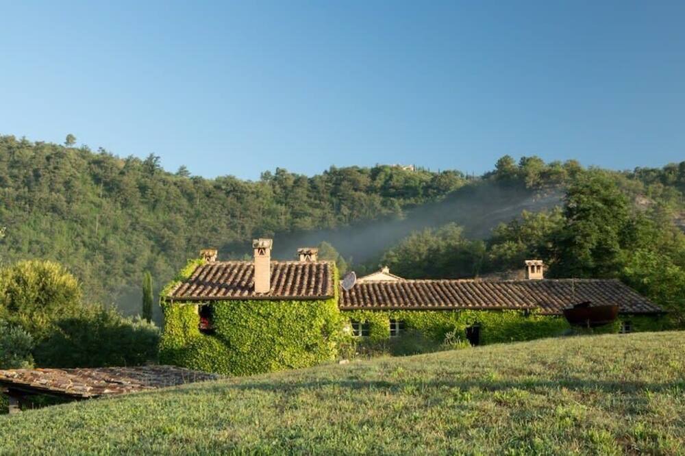 Photo of Others in Montone