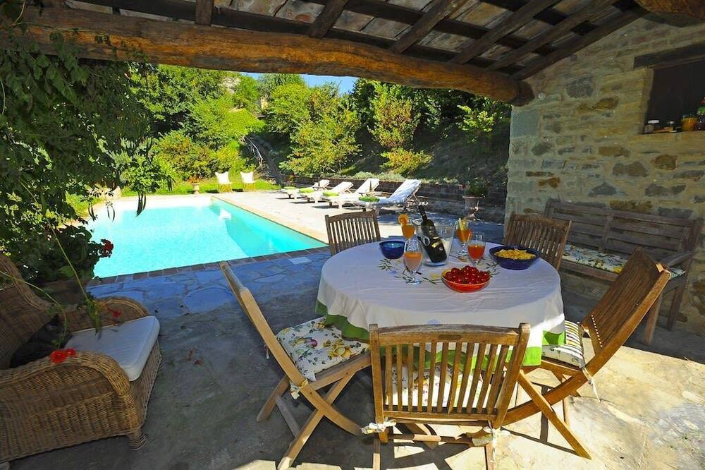Photo of Others in Montone