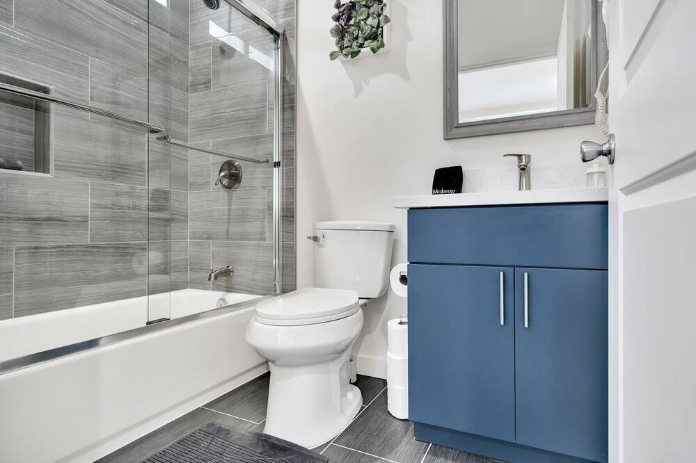 Photo of Bathroom in South Montebello