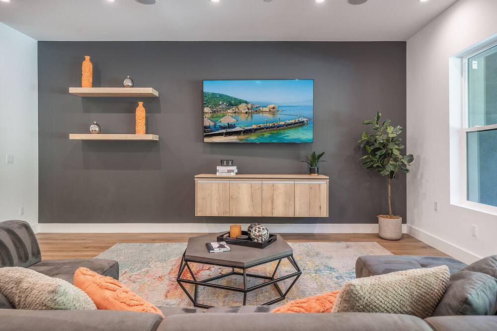Photo of Livingroom in Valley Village