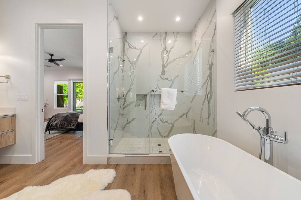 Photo of Bathroom in Valley Village