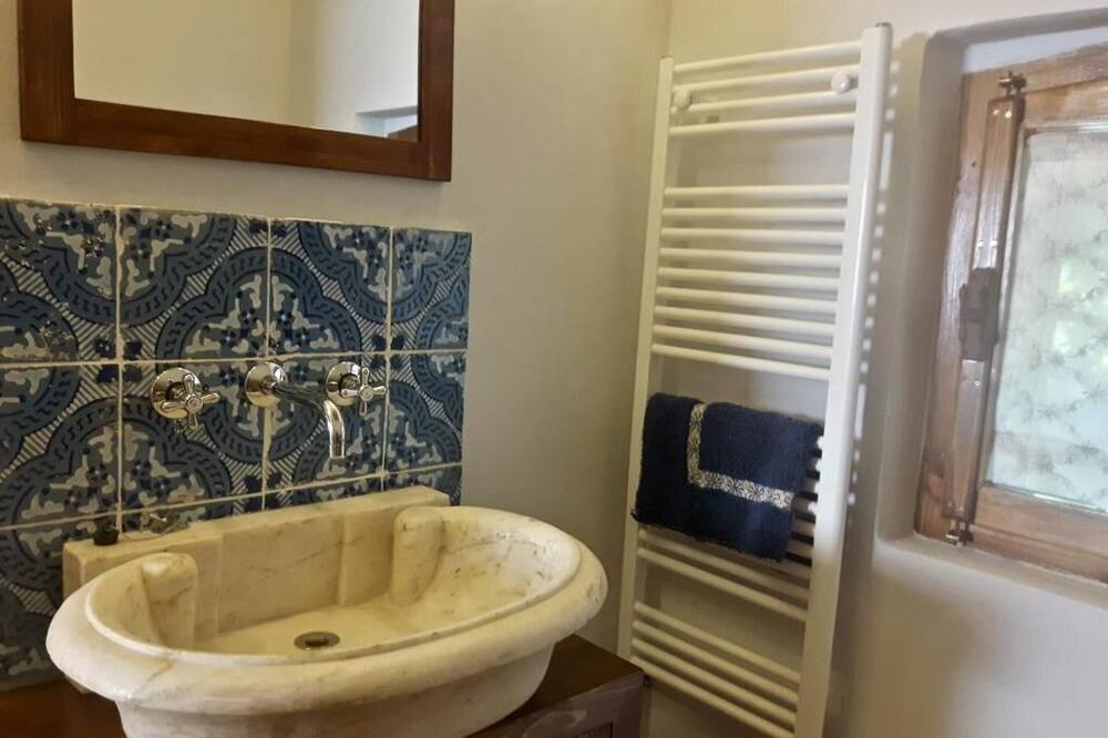 Photo of Bathroom in Simignano
