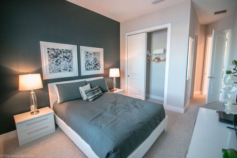Photo of Bedroom in Crestwynd Bay