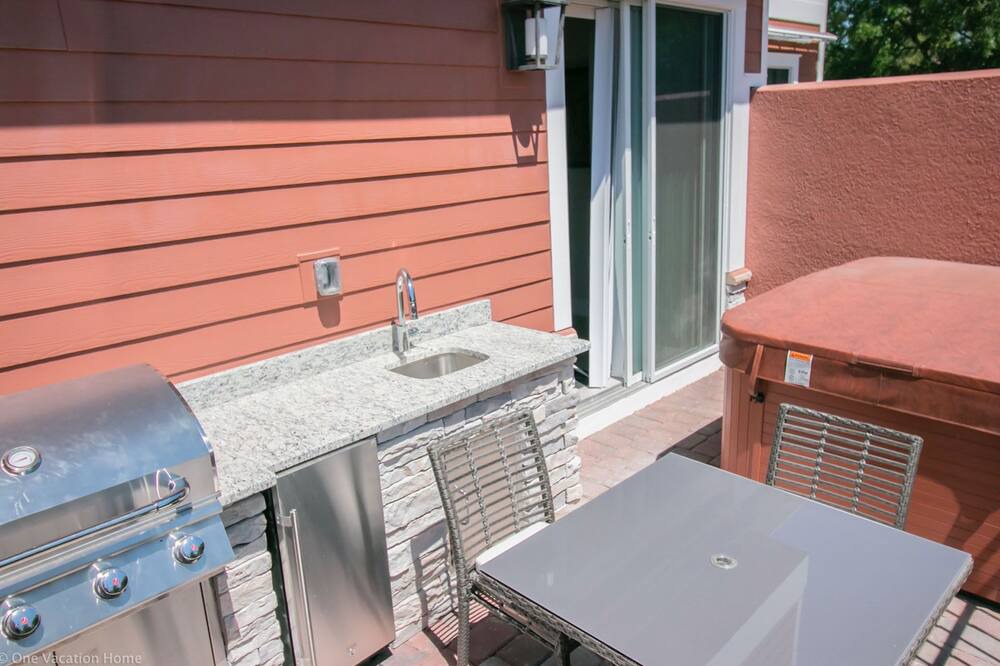 Photo of Patio Balcony in Crestwynd Bay