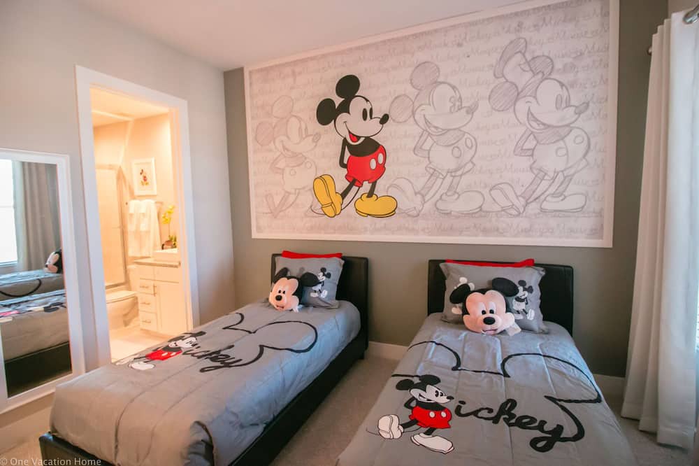 Photo of Bedroom in Crestwynd Bay