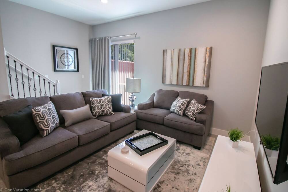 Photo of Livingroom in Crestwynd Bay
