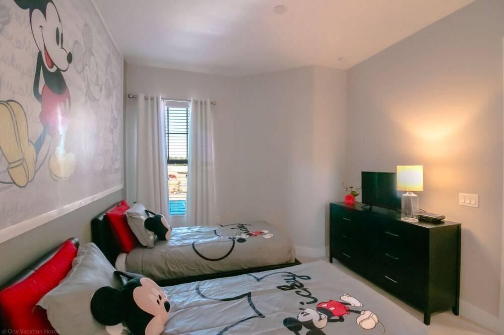 Photo of Bedroom in Crestwynd Bay