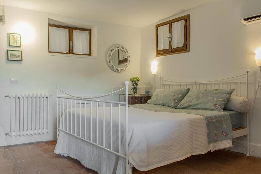 Photo of Bedroom in Tarano