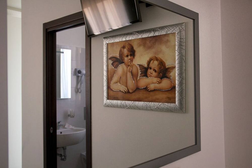 Photo of Bathroom in Villa Adriana