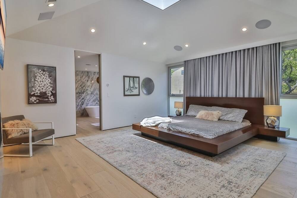 Photo of Bedroom in Sawtelle