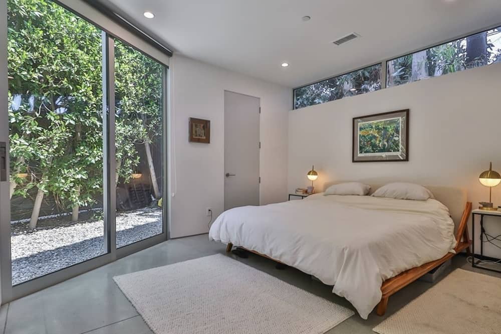 Photo of Bedroom in Sawtelle