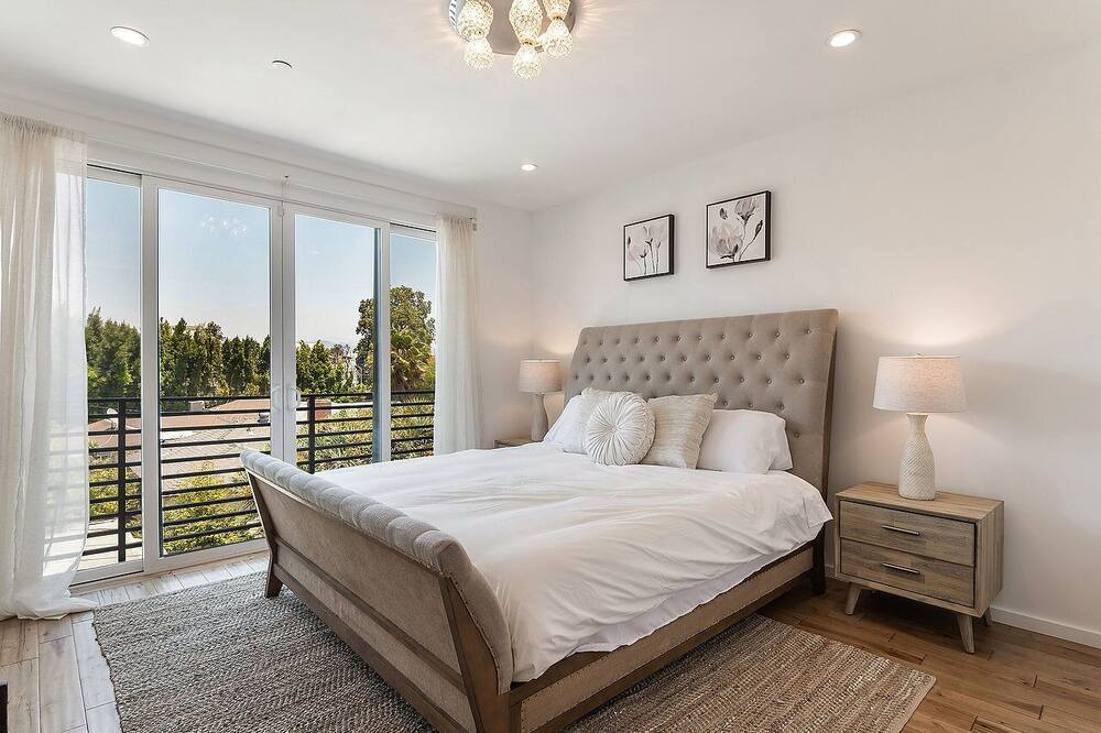 Photo of Bedroom in Pico - Robertson