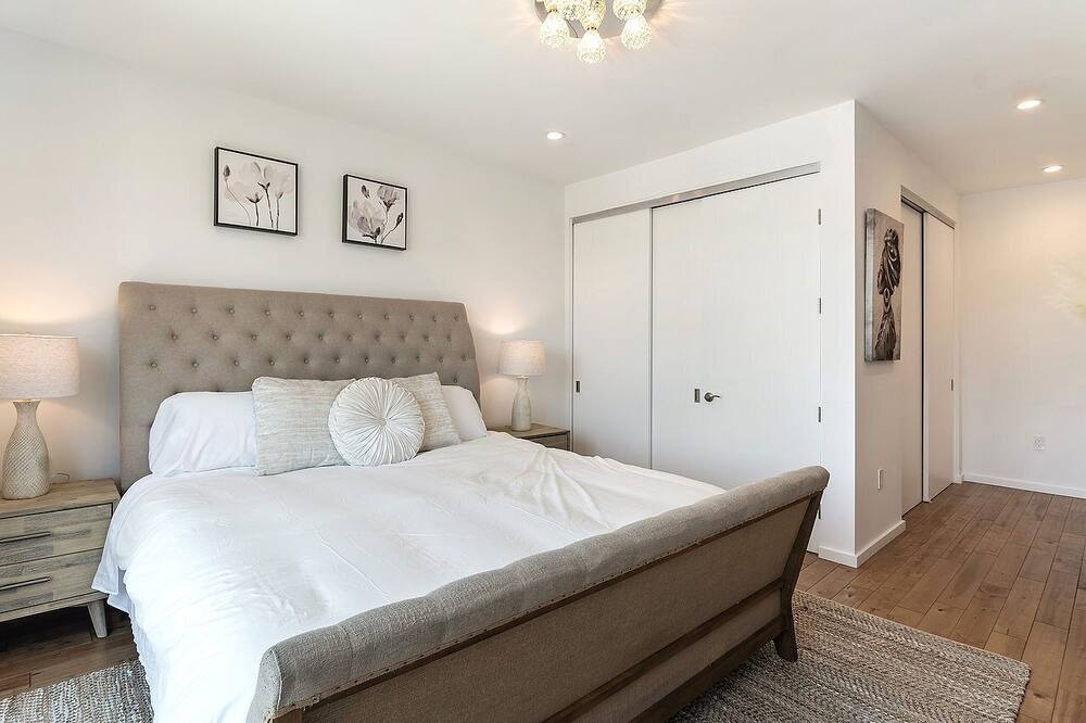 Photo of Bedroom in Pico - Robertson