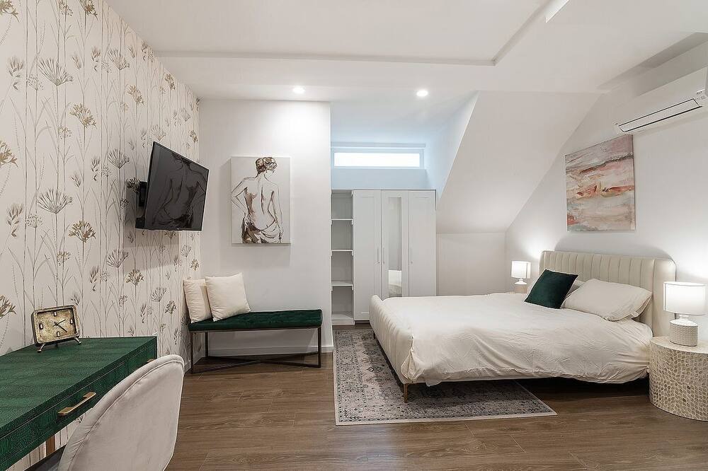 Photo of Bedroom in Pico - Robertson