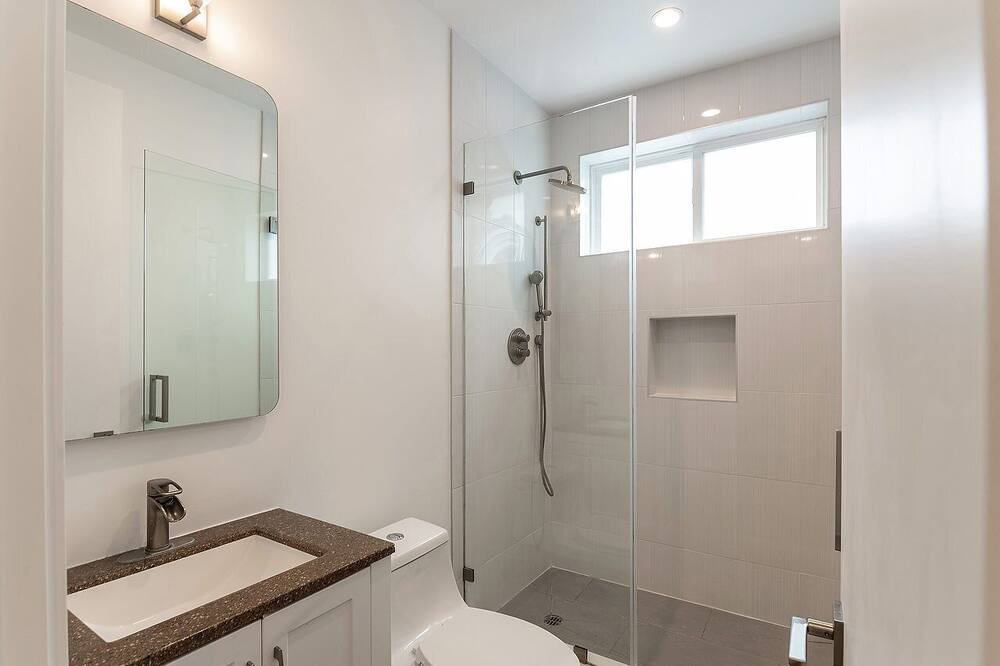 Photo of Bathroom in Pico - Robertson