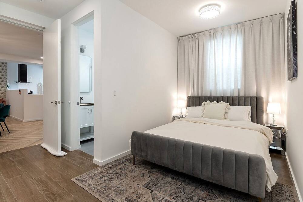 Photo of Bedroom in Pico - Robertson