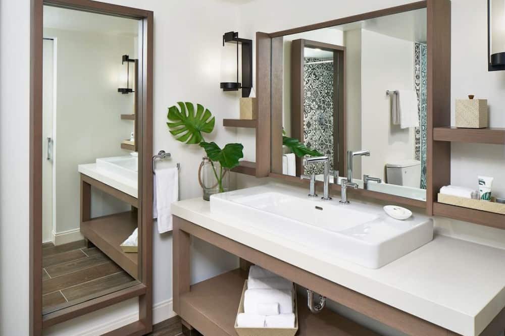 Photo of Bathroom in Rock Harbor