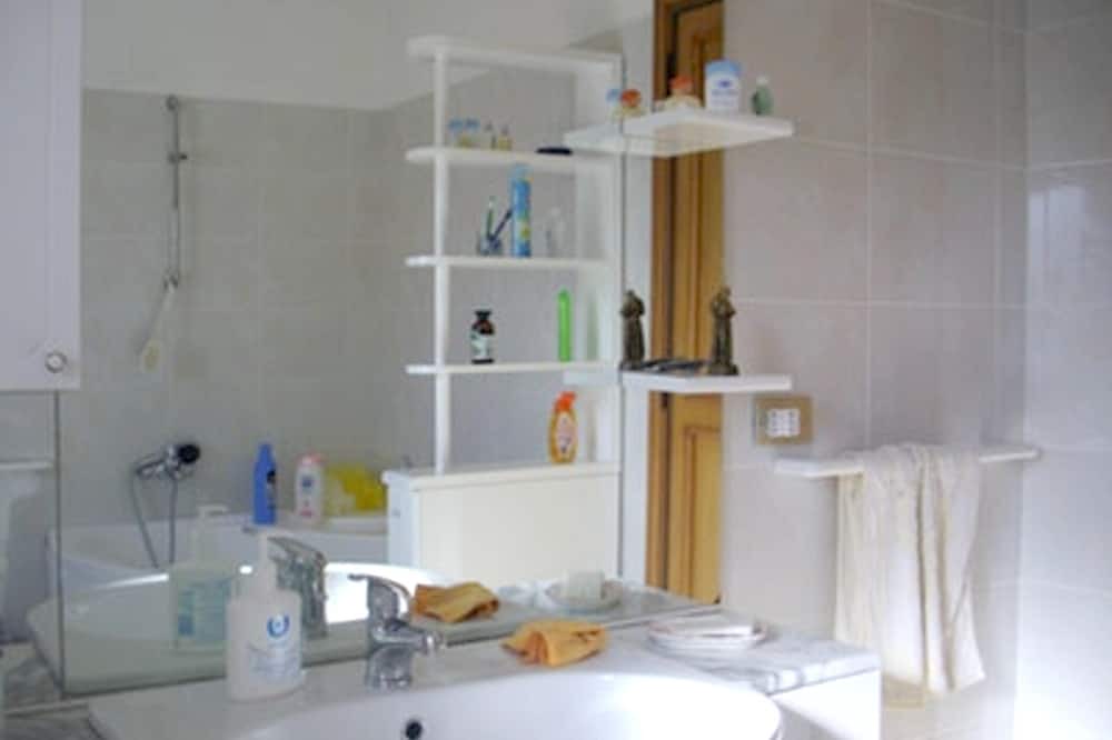 Photo of Bathroom in Castel di Ieri