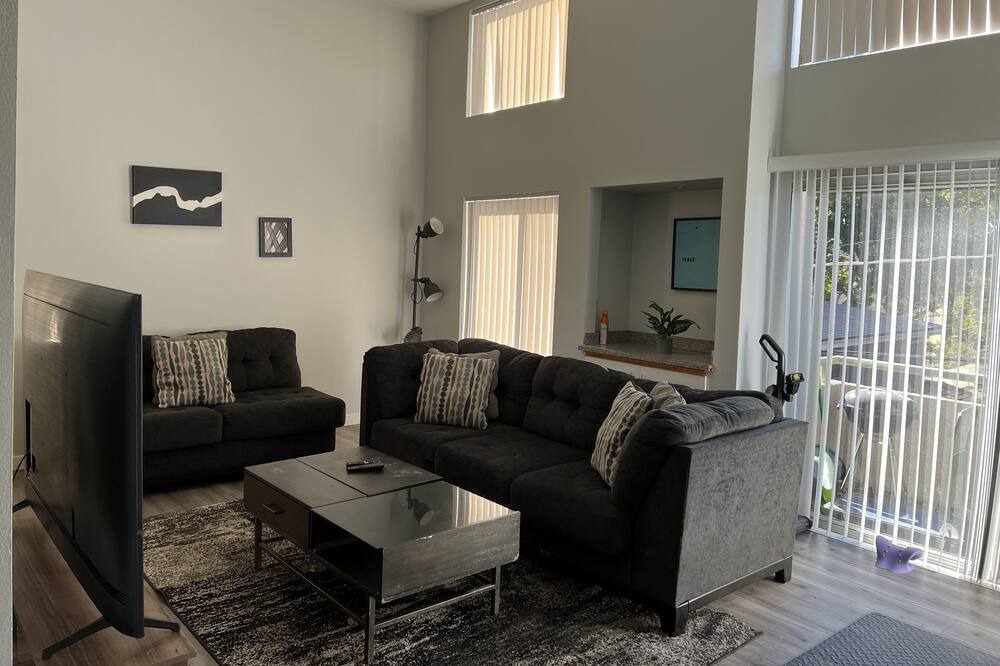 Photo of Livingroom in Windsor Square