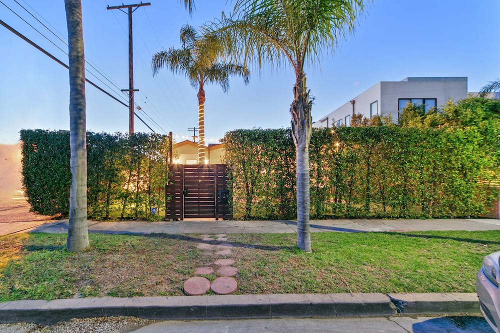 Photo of Outdoor in Beverly Grove
