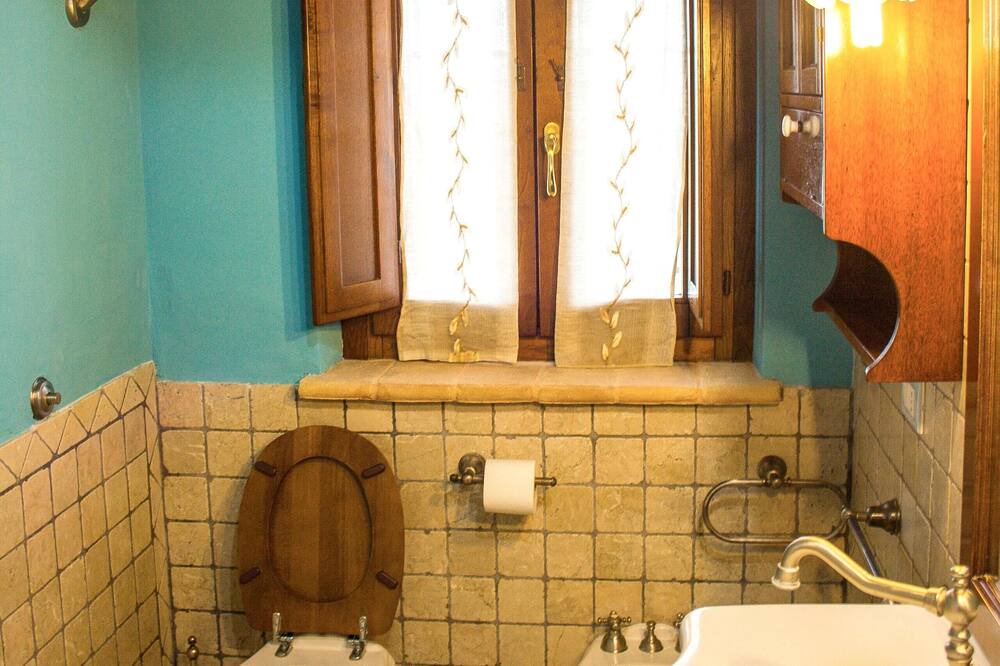 Photo of Bathroom in Montecampano