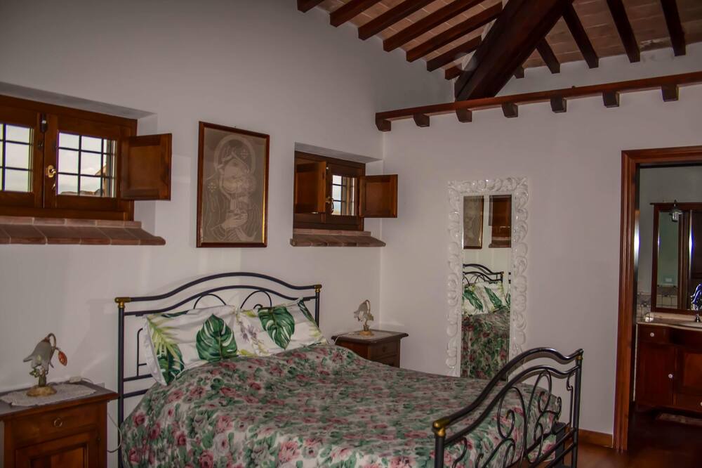 Photo of Bedroom in Montecampano