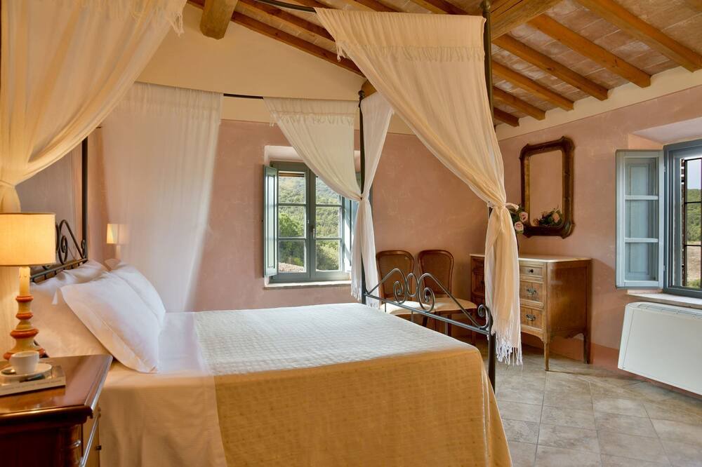 Photo of Bedroom in Guardistallo