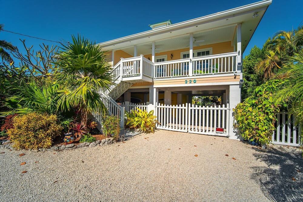 Photo of Outdoor in Breezeswept Beach Estates