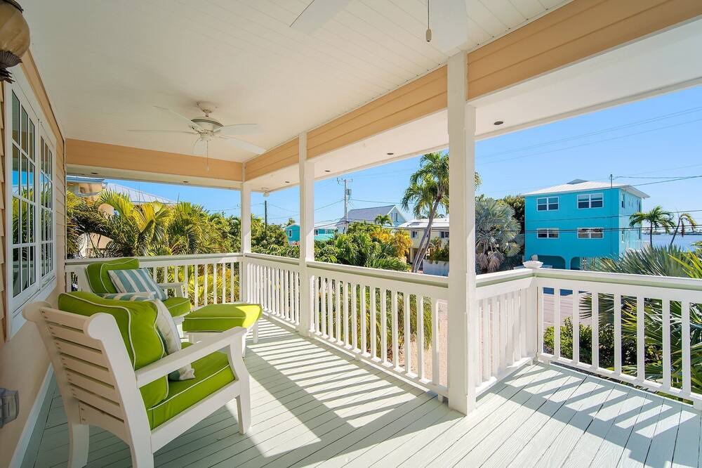 Photo of Patio Balcony in Breezeswept Beach Estates