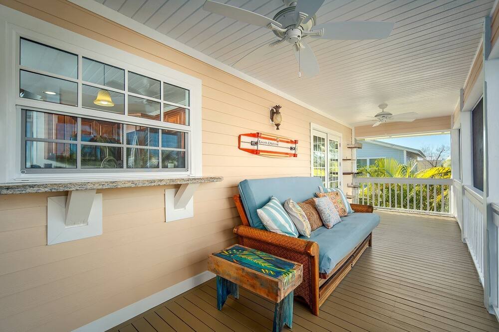 Photo of Patio Balcony in Breezeswept Beach Estates