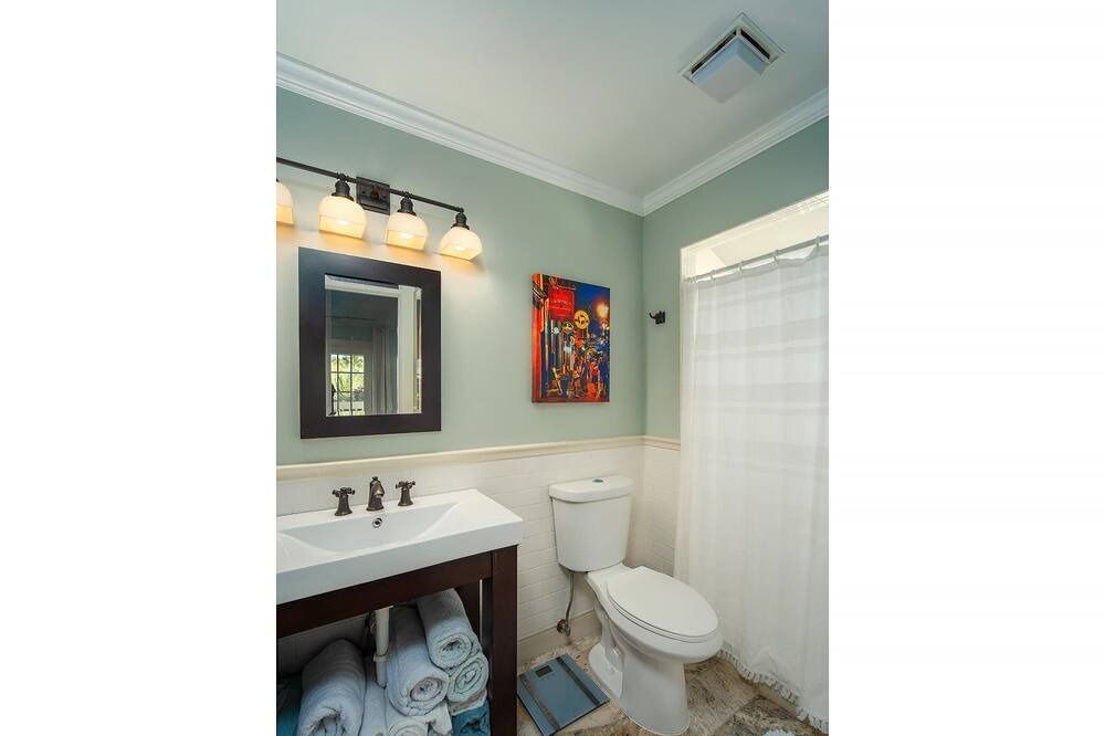 Photo of Bathroom in Breezeswept Beach Estates