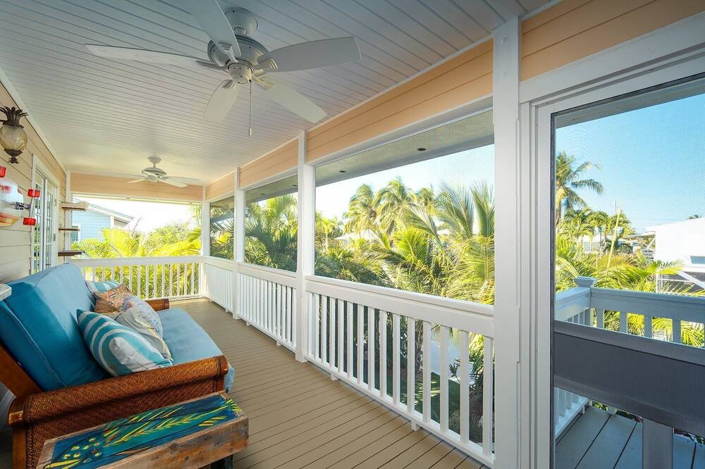 Photo of Patio Balcony in Breezeswept Beach Estates