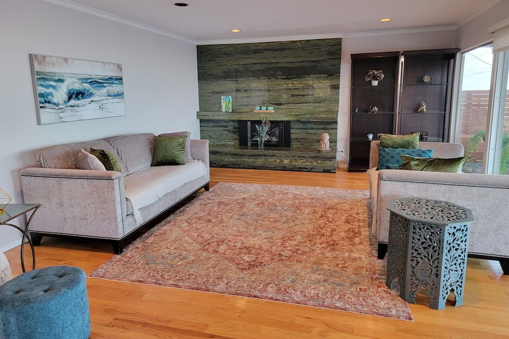 Photo of Livingroom in Coastal San Pedro